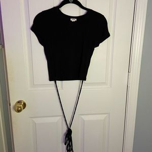 Garage shirt that ties around stomach